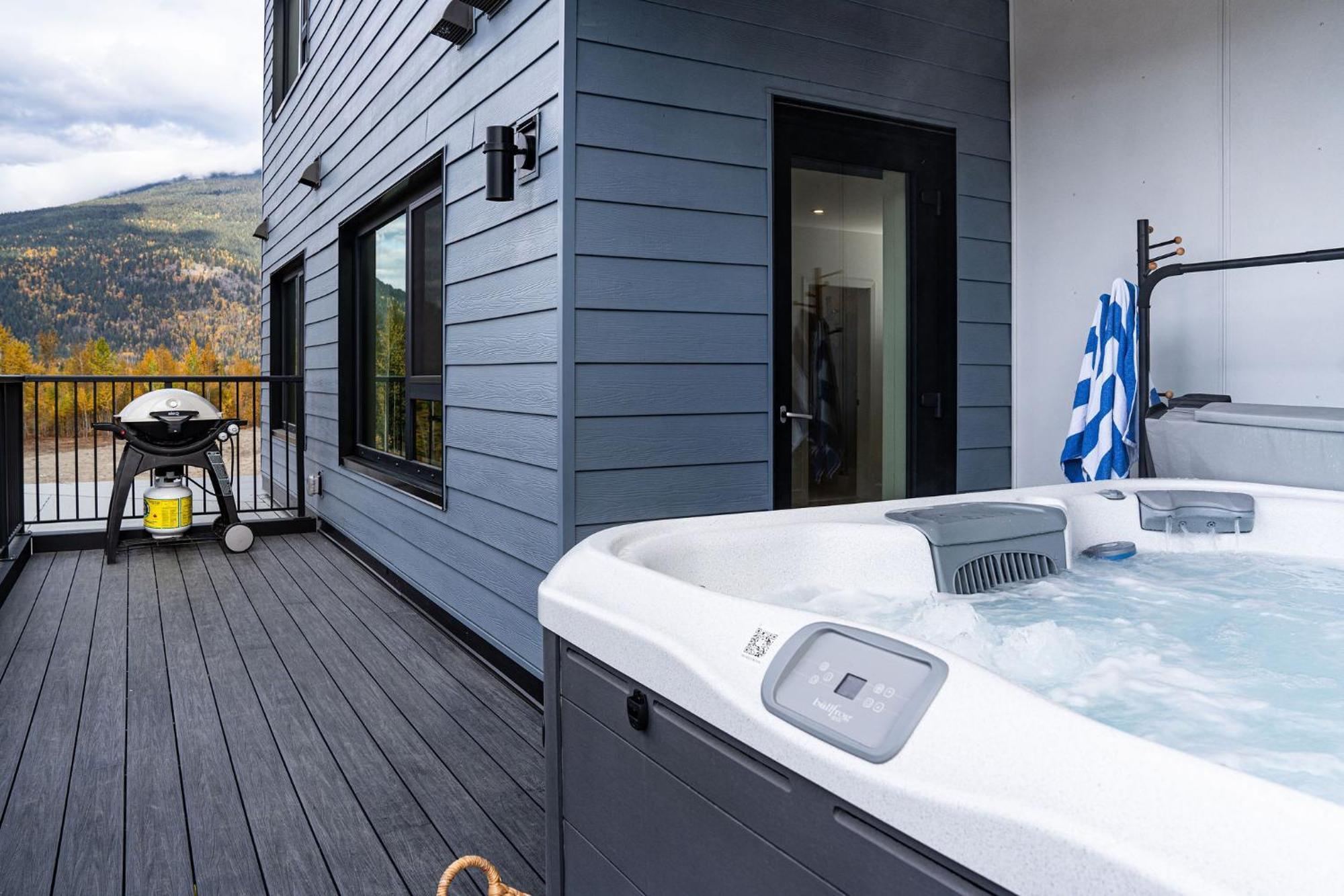Bluebird Daze By Revelstoke Vacations Apartment Exterior photo