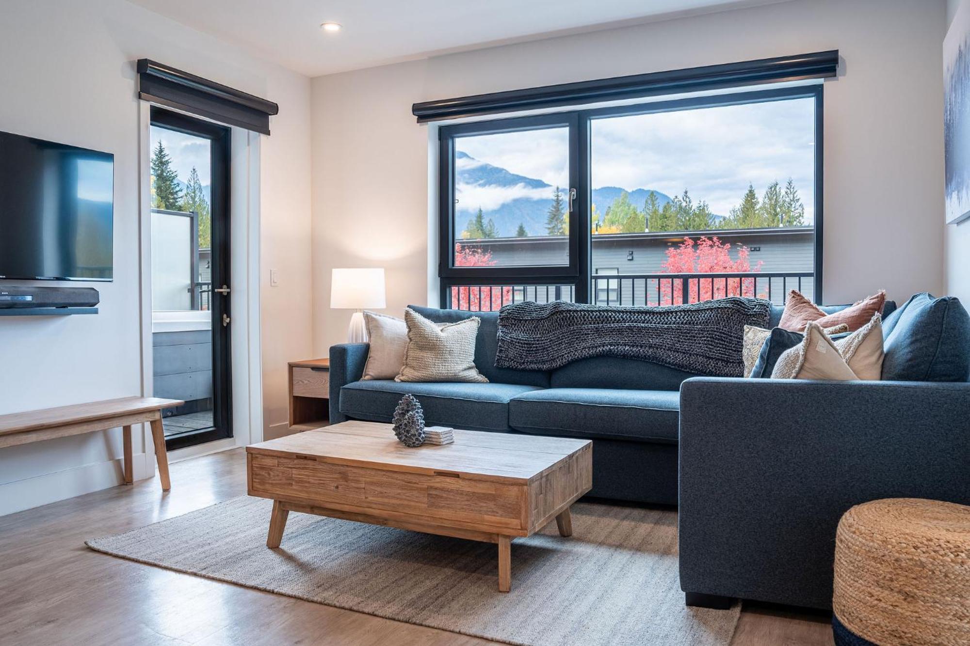 Bluebird Daze By Revelstoke Vacations Apartment Exterior photo