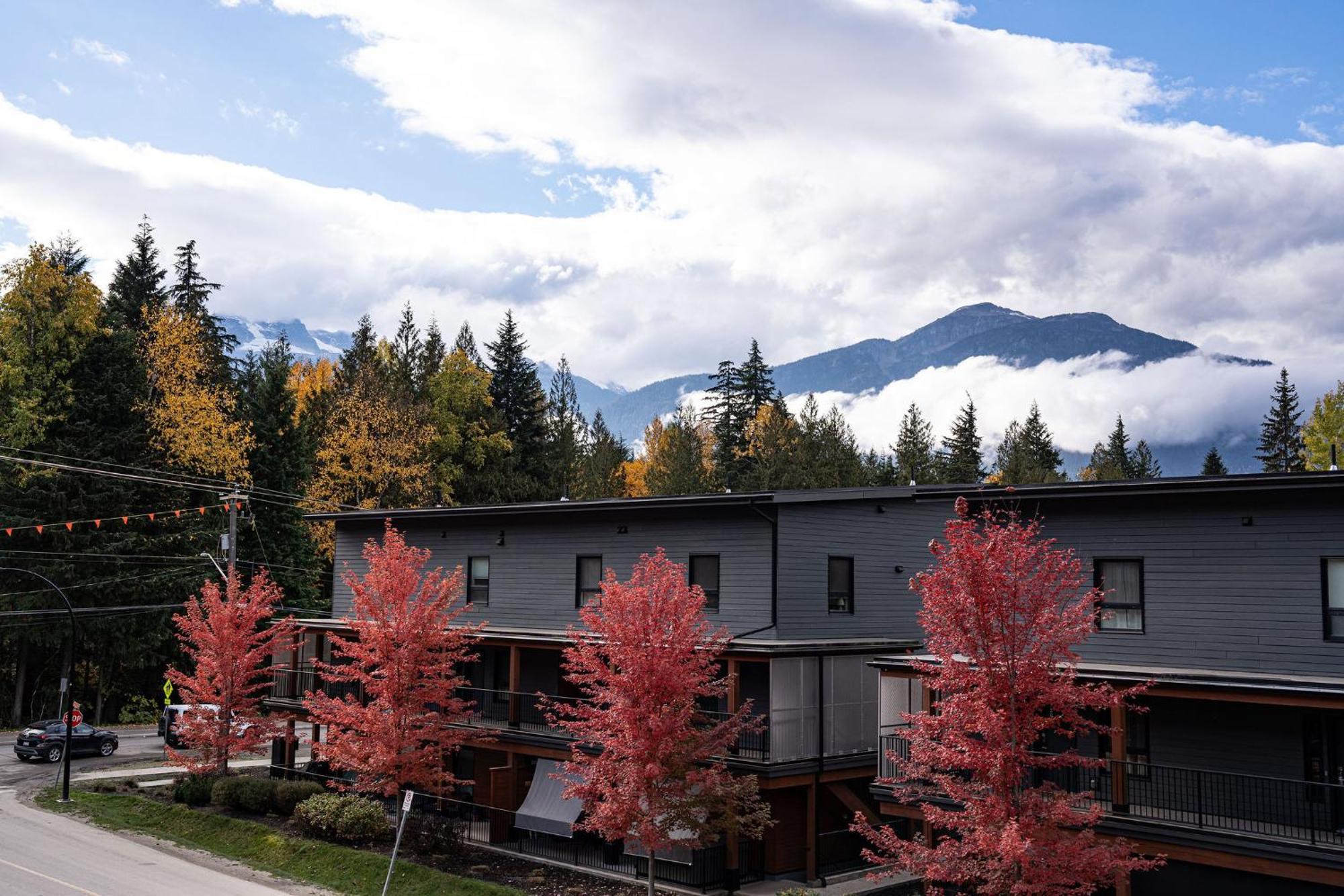 Bluebird Daze By Revelstoke Vacations Apartment Exterior photo
